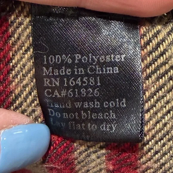 Poncho - Picture 4 of 5